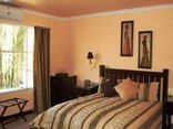 Ipe Tombe Guest Lodge