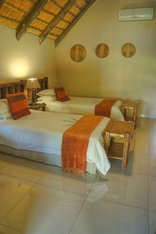 Bonamanzi Game Park - Lalapanzi Chalet