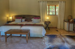 Bonamanzi Game Park - 6-sleeper Dinizulu Lodge