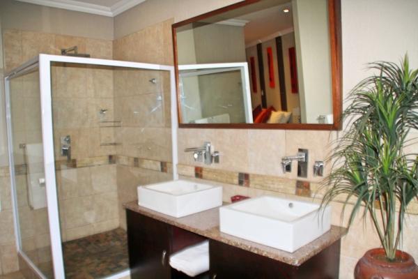 Room image 4