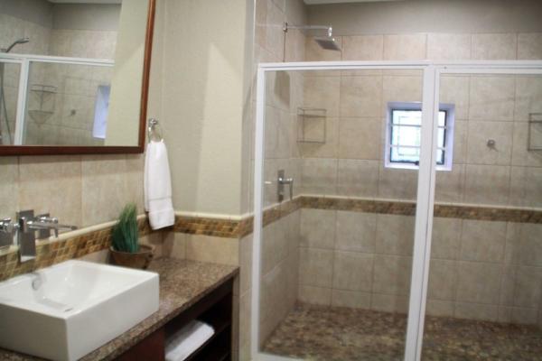 Room image 5