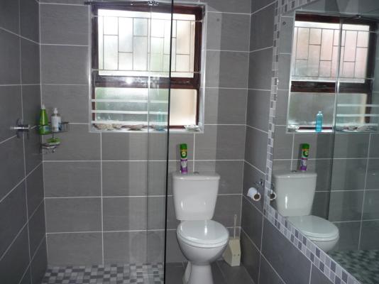 Room image 18