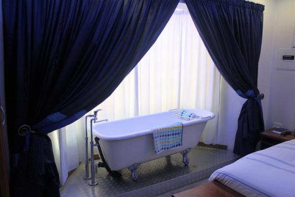 Room image 3