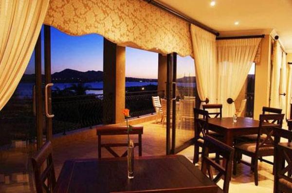 Château la Mer  Guest House