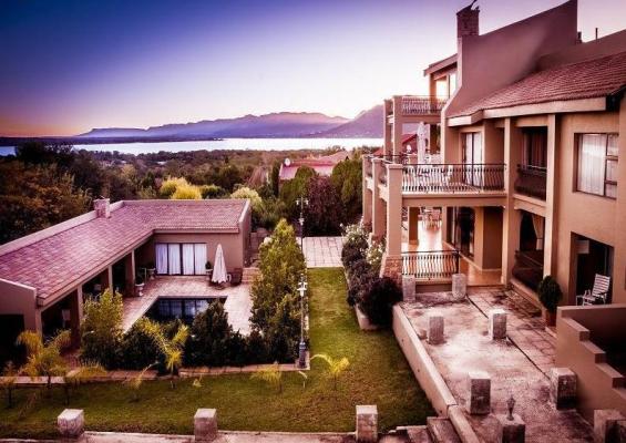 Château la Mer  Guest House