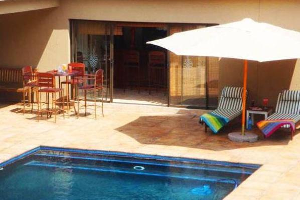 Château la Mer  Guest House