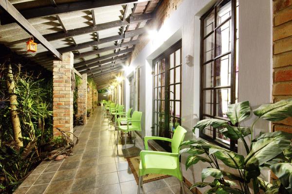 Rooms veranda to Garden