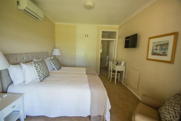View on entrance Deluxe Twin Room 4