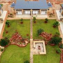 Manor Hills Guest Lodge 