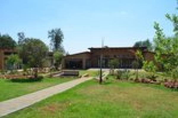 Manor Hills Guest Lodge 