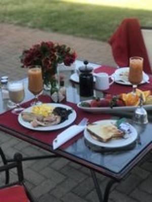 Manor Hills Guest Lodge 