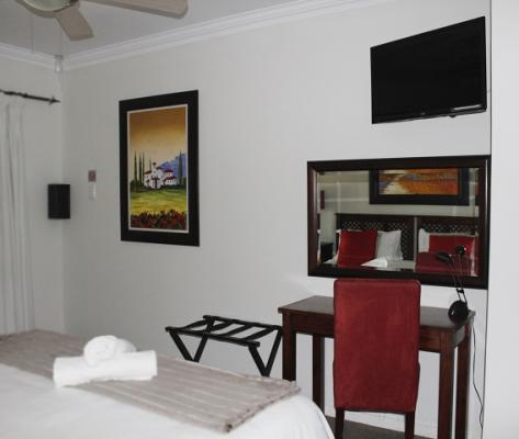 Room image 3