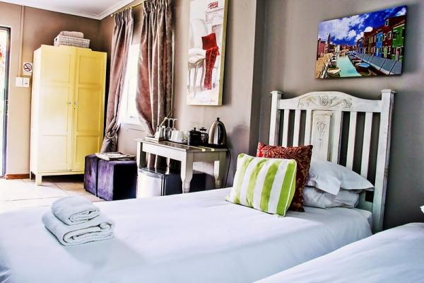 Room image 10