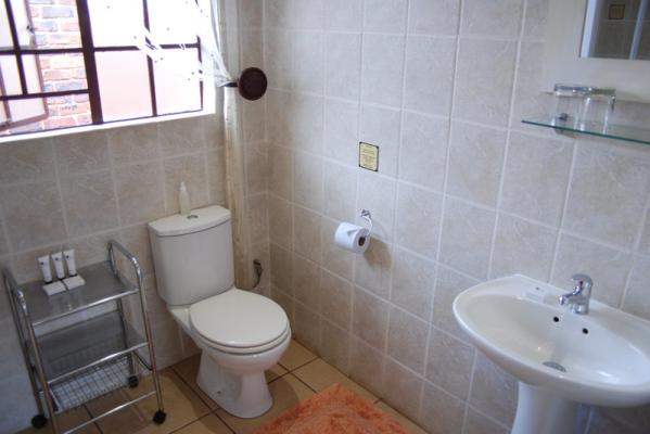 Room image 4