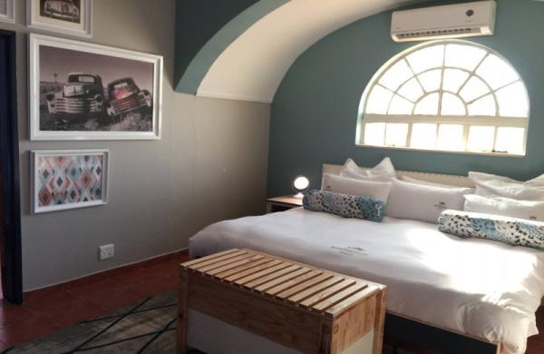 Room image 3