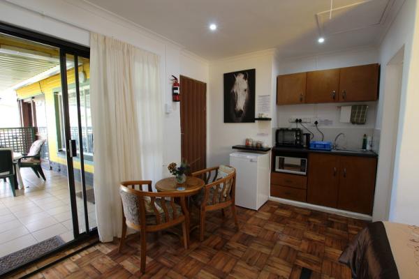Room image 4