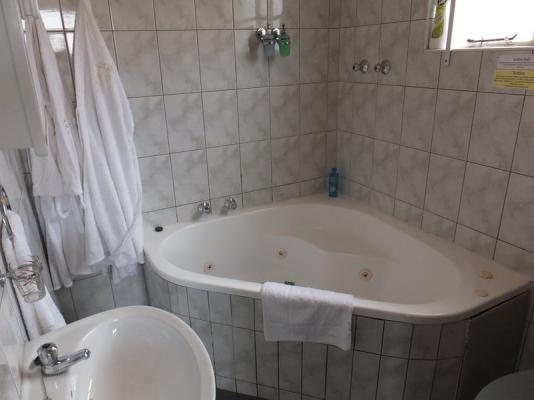 Room image 6