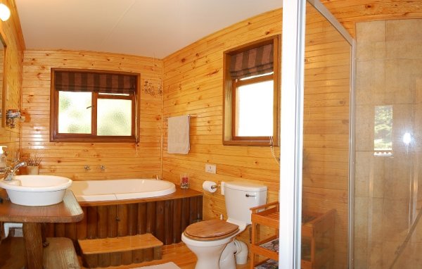 Turaco Bathroom