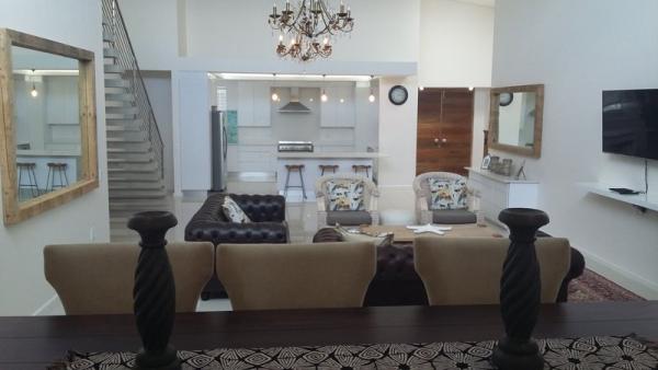 Room image 4