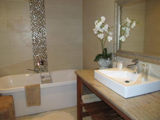 Room image 3