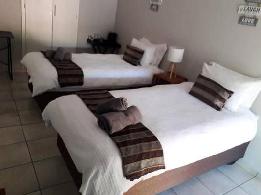 Room image 3