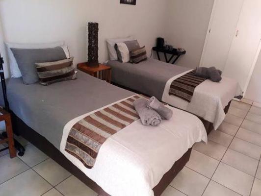 Room image 4