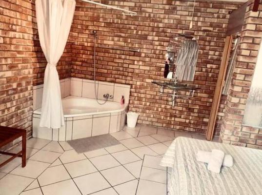 Room image 7