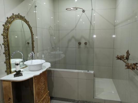 Excalibur Boutique Hotel