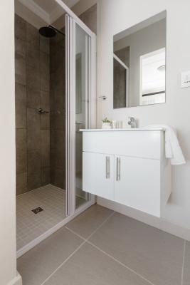 ensuite shower