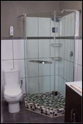 Room image 4