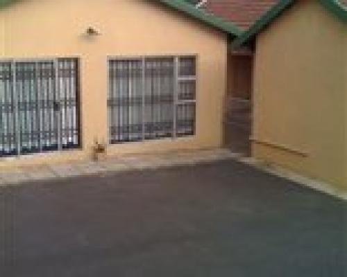 Room image 4