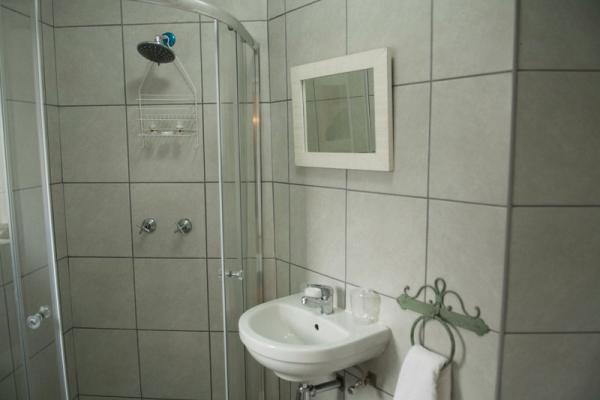 Room image 3