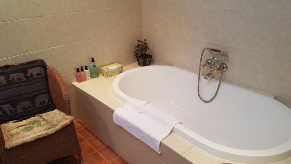 Room image 4