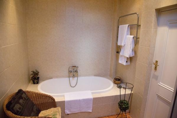 Room image 12