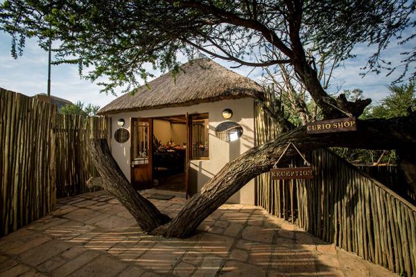 Umzolozolo Private Safari Lodge