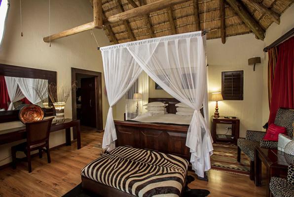 Umzolozolo Private Safari Lodge