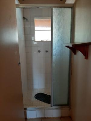 Room image 4
