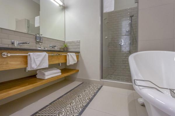 Room image 3