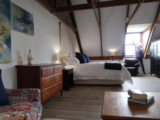 Room image 3