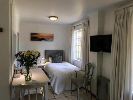 Howards End Manor B&B - 134326