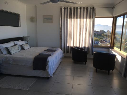 Room image 3