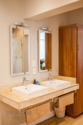 Luxury Honeymoon Suite Bathroom