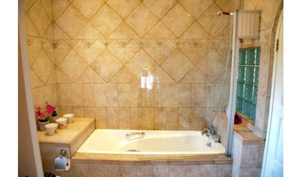 Room image 11