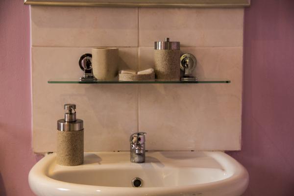 Room image 25