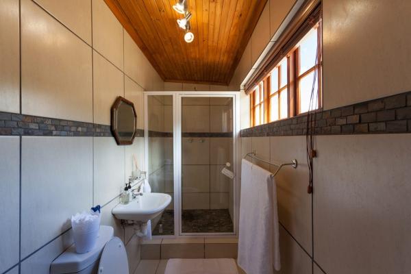 Room image 4