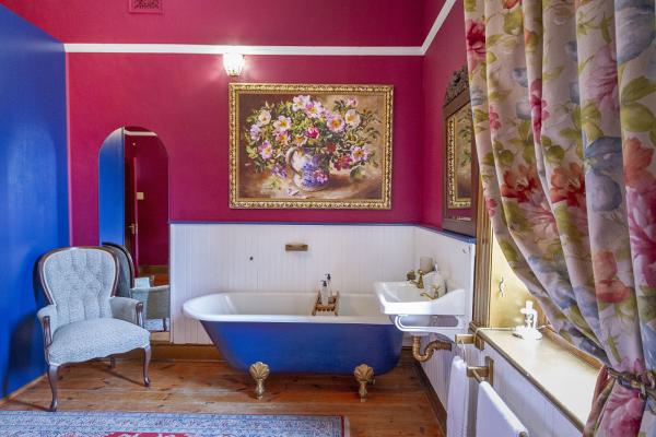Room image 4