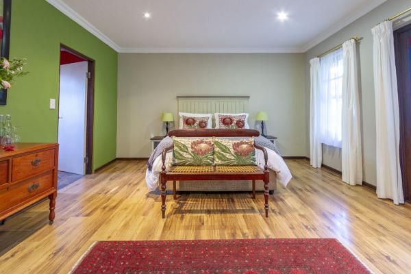 Room image 1
