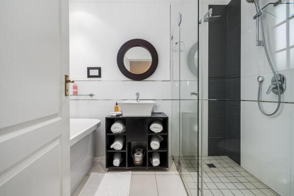Room image 1