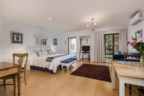 Room image 15