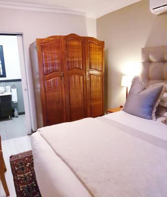 Room image 12